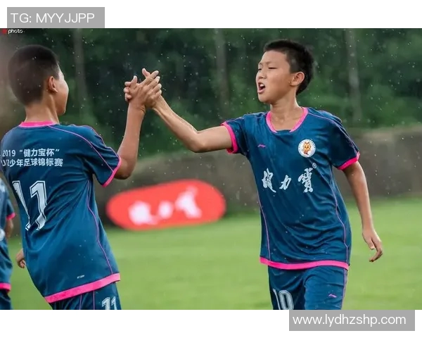 健力宝足球队奋勇拼搏展现青春风采助力中国足球崛起新篇章